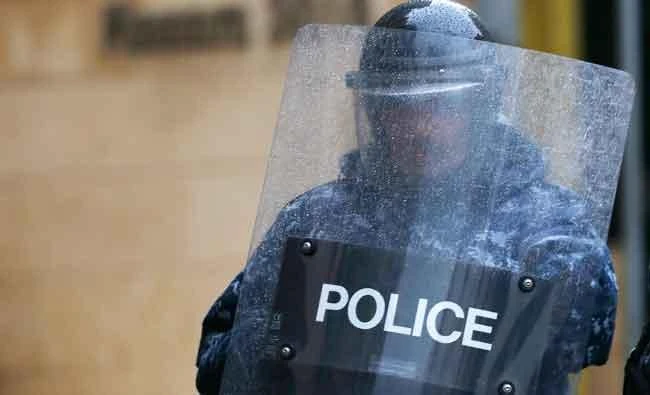 A Lebanese policeman stands guard in Beirut, Lebanon, in this file photo taken on Jan. 3, 2016. (AP)