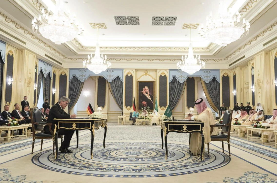 The MoU was signed by Khalid Al-Falih, minister of energy, industry and mineral resources, and Joe Kaeser, president and CEO of Siemens AG, in the presence of King Salman
and German Chancellor Angela Merkel.