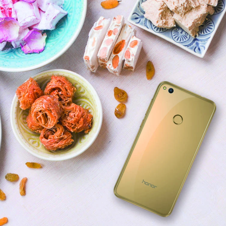 Honor 8 Lite’s different picture modes including the “good food” mode might help preserve the memories of the holy month, which offers dishes at iftar
and suhoor.