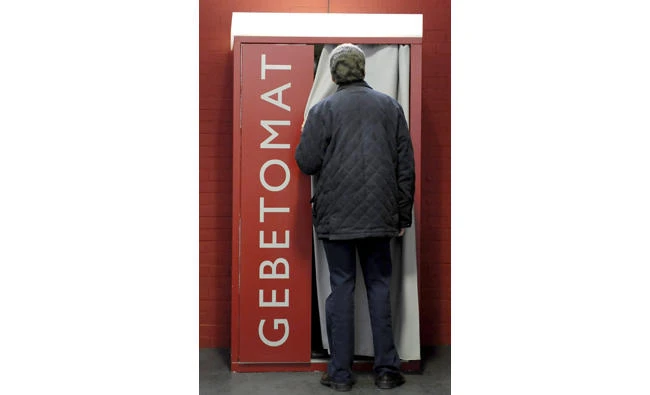 German airport offers prayer booth in 65 languages