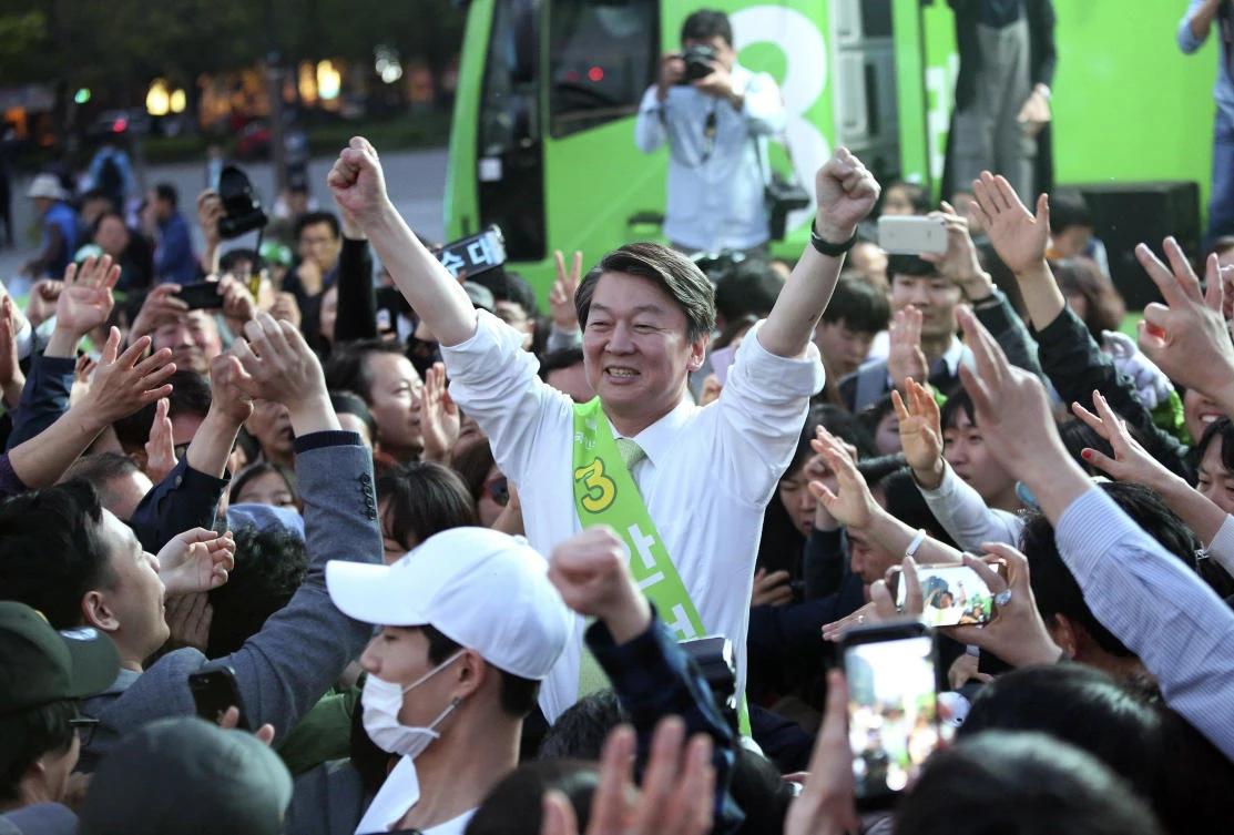 In this April 30, 2017 file photo, Ahn Cheol-soo, center, the presidential candidate of South Korea's People's Party, campaigns in Goyang, South Korea. (AP Photo/Ahn Young-joon, File)