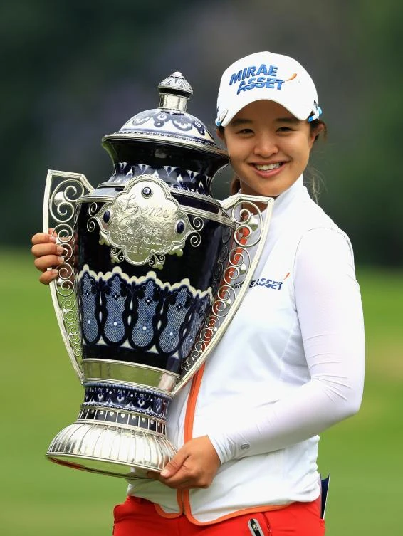 Sei Young Kim of Korea with the Lorena Ochoa Trophy after defeating Ariya Jutanugarn of Thailand 1 up during the final round of the Citibanamex Lorena Ochoa Match Play presented by Aeromexico and Delta at Club De Golf Mexico on Sunday in Mexico City, Mexico. (AFP)