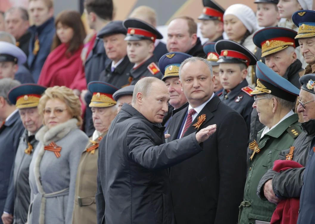 Moscow - Russia - 09/05/2017 - Russian President Vladimir Putin arrives for the Victory Day military parade marking the World War II anniversary at Red Square in Moscow. (REUTERS)