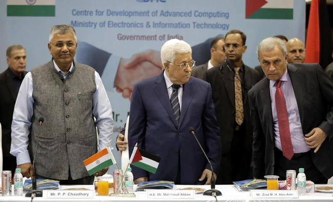 Palestinian president kicks off India visit with tech tour