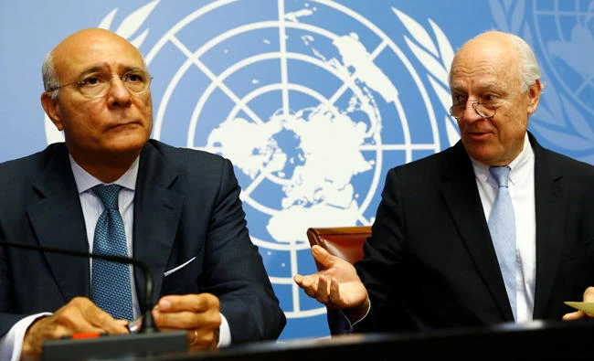 United Nations Special Envoy for Syria Staffan de Mistura (R) and his Deputy Ramzy Ezzeldin Ramzy attend a news conference ahead of Intra Syria talks at the UN in Geneva, Switzerland, on Monday. (REUTERS/Denis Balibouse)