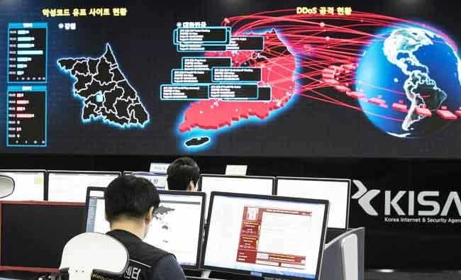 A photo taken on May 15, 2017 shows staff monitoring the spread of ransomware cyber-attacks at the Korea Internet and Security Agency (KISA) in Seoul. (AFP)