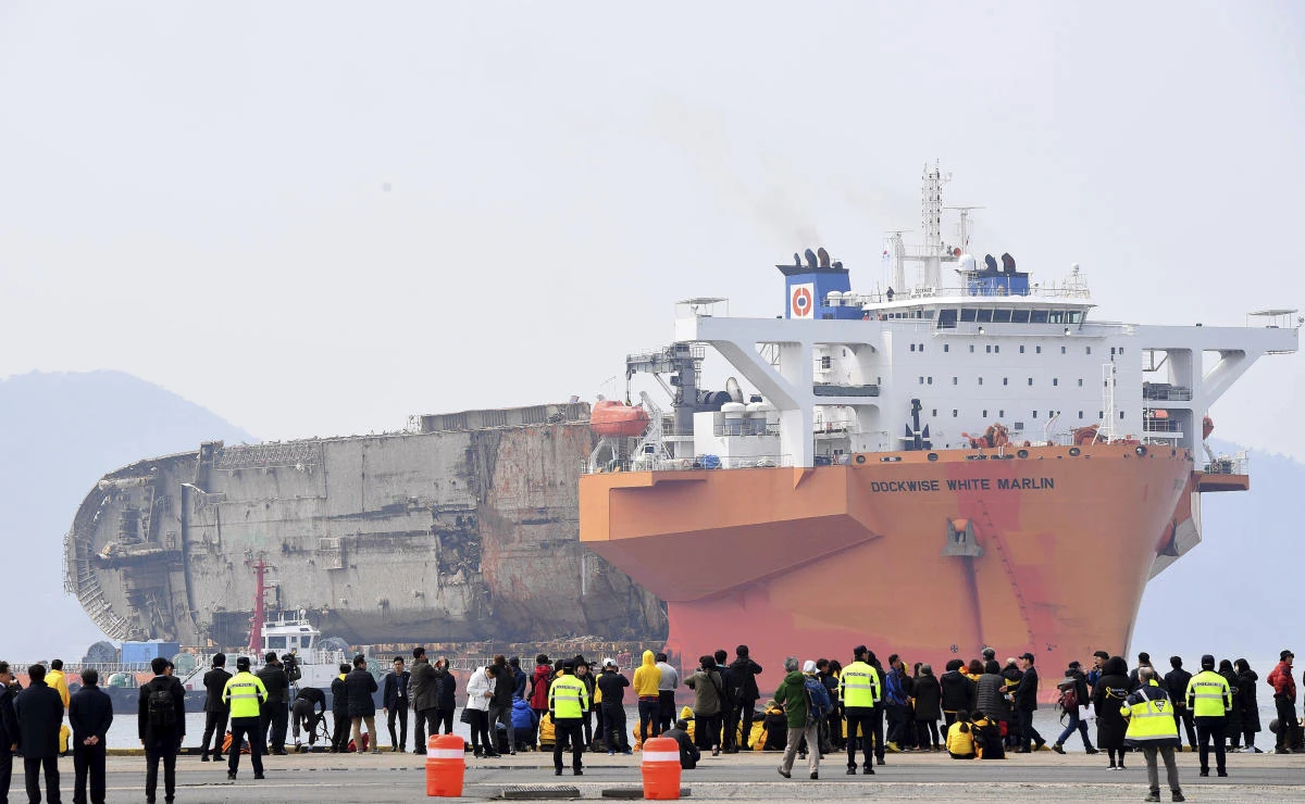 Dead student’s remains found on sunken South Korean ship