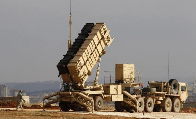 Saudi forces shoot down Houthi ballistic missile