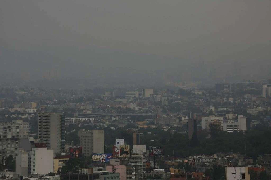 Mexico City sees longest-running smog alert in 2 decades.(AFP)