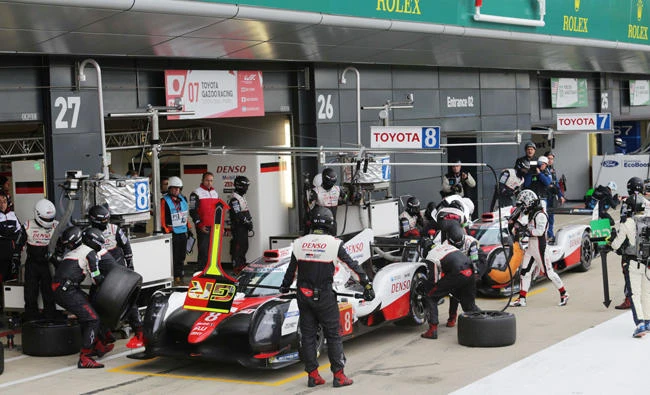 The TS050 Hybrid of Anthony Davidson, Sebastien Buemi and Kazuki Nakajima earned a victory in the final 15 minutes in front of 50,200 spectators.