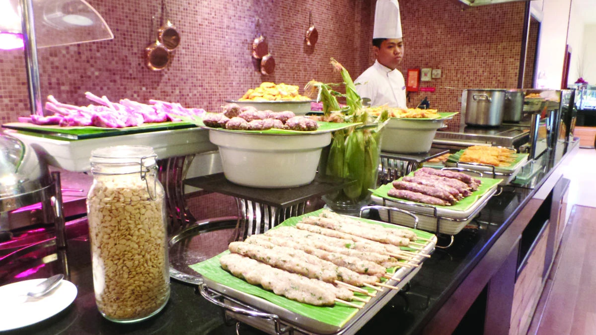 Live-cooking station: An assortment of meat cooked as per your preference.
