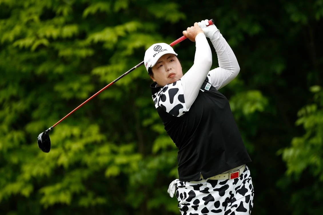 Shanshan Feng of China watches her drive on the fourth hole during the second round of the LPGA Volvik Championship on Saturday at Travis Pointe Country Club Ann Arbor, Michigan. (AFP)
