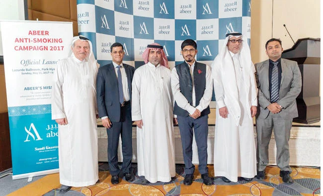 Mohammed Bajobair, regional director, Ministry of Health; Indian Consul General Mohammed Noor Rahman Sheikh; veteran Saudi journalist and director of AMG Khaled Almaeena; and vice president of AMG Dr. Jemshith Ahmed at the launch of Abeer’s anti-smoking campaign.