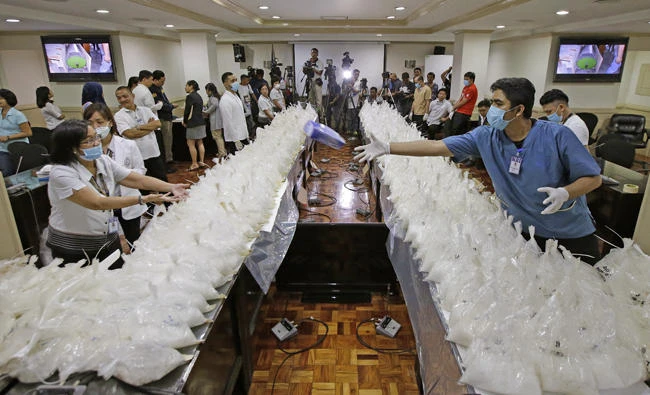 Philippine authorities seize 605 kilograms of meth from China