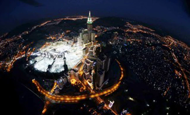 Grand Mosque in Makkah: Views From the Sky