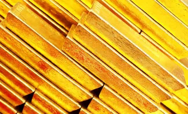 Gold bars are seen at the Czech National Bank in Prague, Czech Republic, in this April 16, 2013 file photo. (REUTERS)