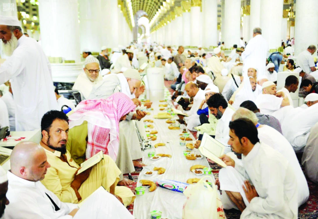 Ramadan tables are set up professionally in an oblong shape to take into consideration the entry and exit of worshipers. (SPA)