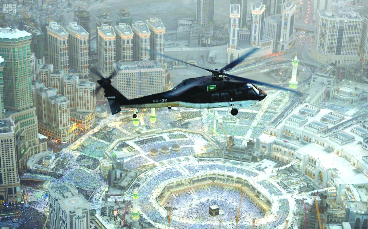 A helicopter patrols above the Grand Mosque for the security and safety of pilgrims. (SPA)