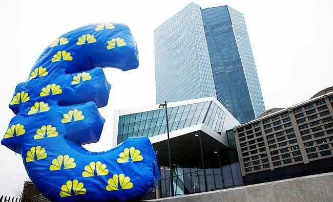 Inflated euro sign is seen outside the new headquarters of the European Central Bank (ECB) in Frankfurt, in this January 22, 2015 file photo. (REUTERS)