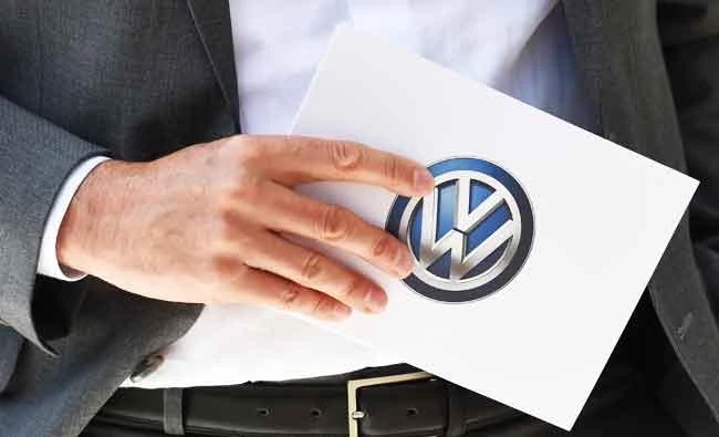 Herbert Diess, chairman of the board of Volkswagen brand, holds a card during a media presentation of new Arteon car of German carmaker Volkswagen in Hanover, Germany, in this May 31, 2017 photo. (REUTERS)
