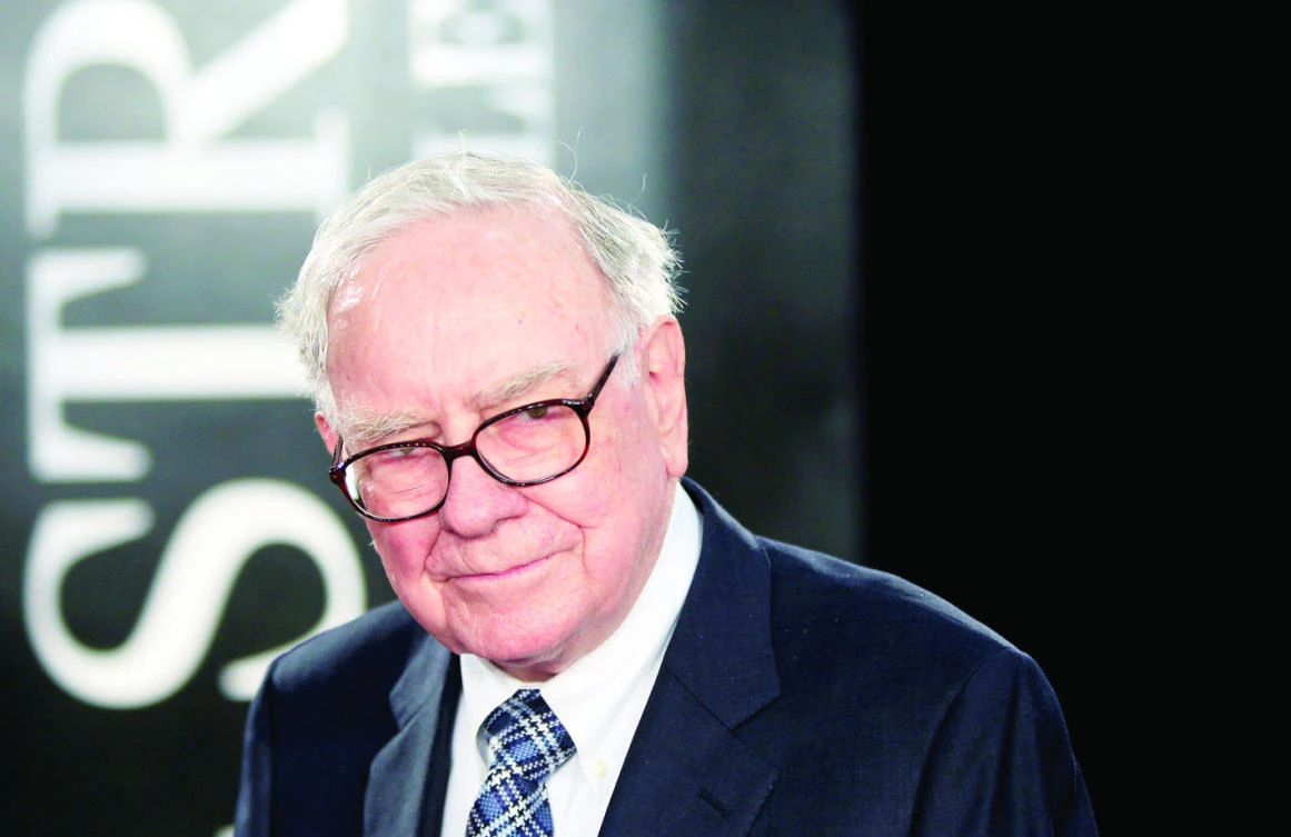 Investor Warren Buffet arrives for the premiere of the film ‘Wall Street: Money Never Sleeps’ in New York, in this Sept. 20, 2010 file photo. (Reuters)
