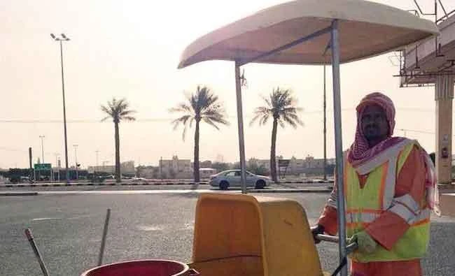 Riyadh municipality has directed sanitary contractors to provide 6,000 sunshades to cleaning workers. (SPA)
