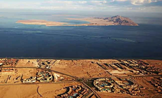 Egypt Parliament committee  passes Saudi islands deal