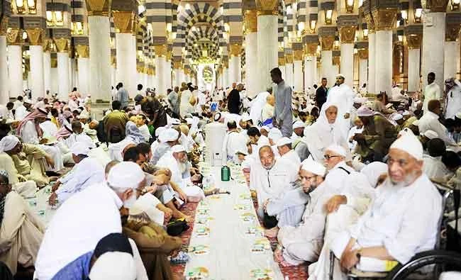 Thousands flock to Prophet’s Mosque