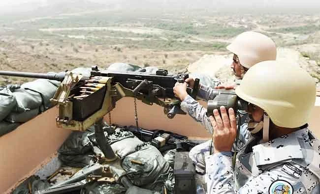 Members of the Saudi border guard are stationed at a look-out point on the Saudi-Yemeni border, in southwestern Saudi Arabia, in this April 9, 2015 file photo. (AFP)