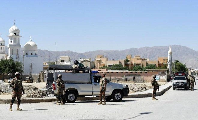 Police kill 2 militant suspects, arrest 3 in Pakistan. (AFP)