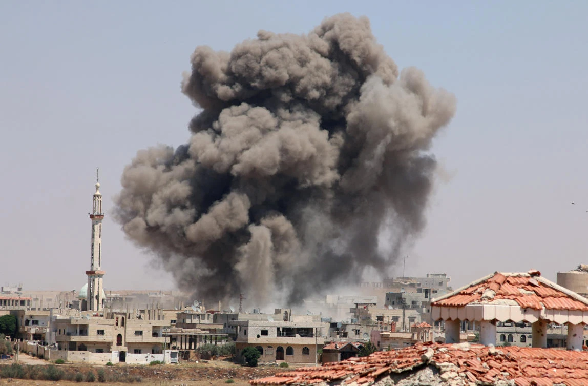 Smoke rises after airstrikes on a rebel-held part of the southern city of Deraa, Syria, June 15, 2017. REUTERS/Alaa Al-Faqir TPX IMAGES OF THE DAY