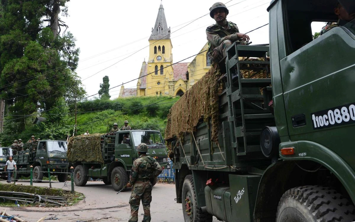 India police fire tear gas to curb Darjeeling protests