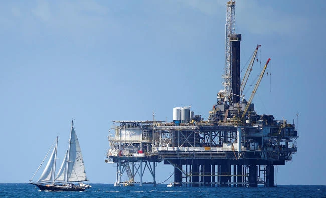 Eight prominent hedge funds have reduced the size of their positions in ten of the top shale firms by over $400 million, concerned producers are pumping oil so fast they will undo the nascent recovery in the industry. (Reuters)
