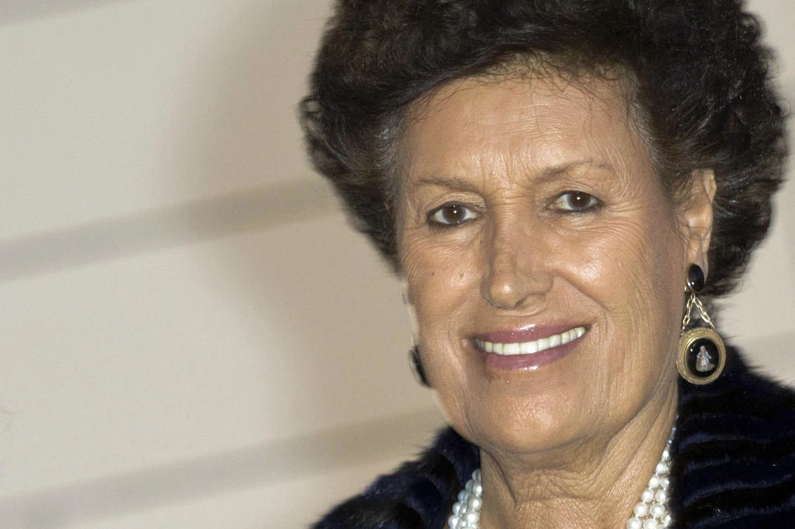FILE - In this, Oct. 20, 2014 file photo Carla Fendi arrives at the inauguration of architect Frank Gehry's latest creation, the Louis Vuitton Foundation art museum and cultural center in Paris. Carla Fendi, one of the five sisters who transformed the family leather goods business into a global luxury fashion house long known for its furs, has died following a long illness. The Rome-based fashion house confirmed Fendi’s death Monday, June 19, 2017, at the age of 79, expressing pain for the loss and gratitude for her continued contributions. (AP)