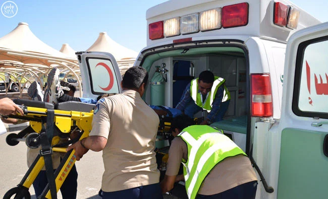 An ambulance team takes a patient to the Umm Al-Qura University hospital in Makkah. (SPA file photo)