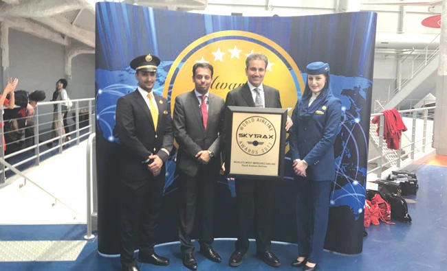 Saudi Arabian Airlines Director General Saleh bin Nasser Al-Jasser received the award
at the Skytrax ceremony.