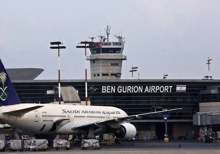 Fake photo of the Saudia airplane at at Israel’s Ben Gurion Airport. (Photo courtesy: Twitter)