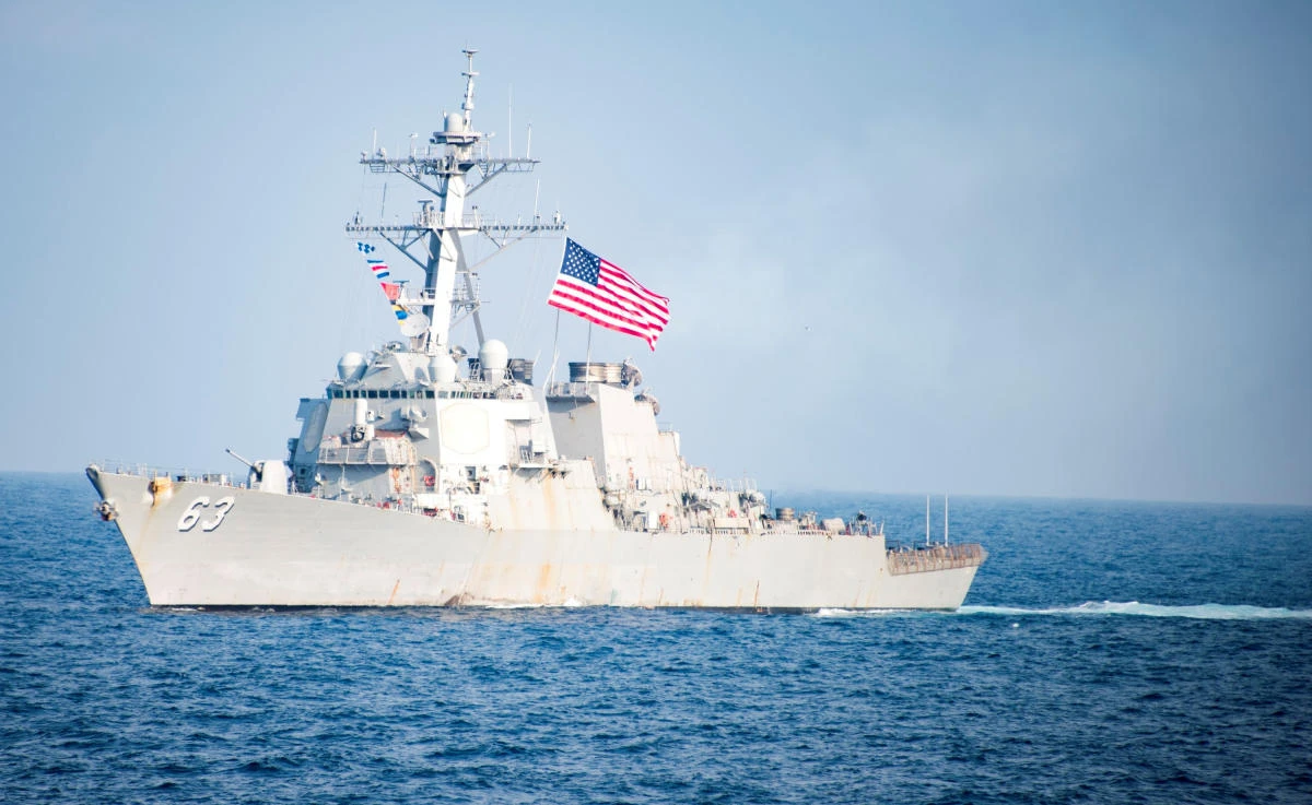 The guided-missile destroyer USS Stethem transits waters east of the Korean peninsula during a photo exercise including the US Navy and South Korean Navy on March 22, 2017. (Reuters file photo)