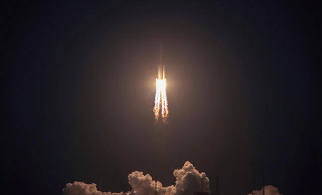 The Long March-5 Y2 rocket takes off from Wenchang Satellite Launch Center in Wenchang, Hainan Province, China, on July 2, 2017. (REUTERS)