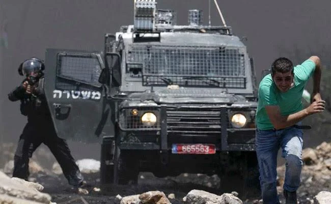 2 dead in the clashes with the Israeli army in the Jenin refugee camp in the northern West Bank. (AFP)