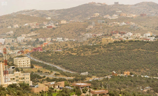 Traffic builds up on Sunday in the southwestern mountain city of Baha, which is experiencing an influx of visitors. Rich in natural and archaeological attractions and blessed with a temperate climate, Baha is one of the major tourist destinations in the Kingdom. (SPA photo)