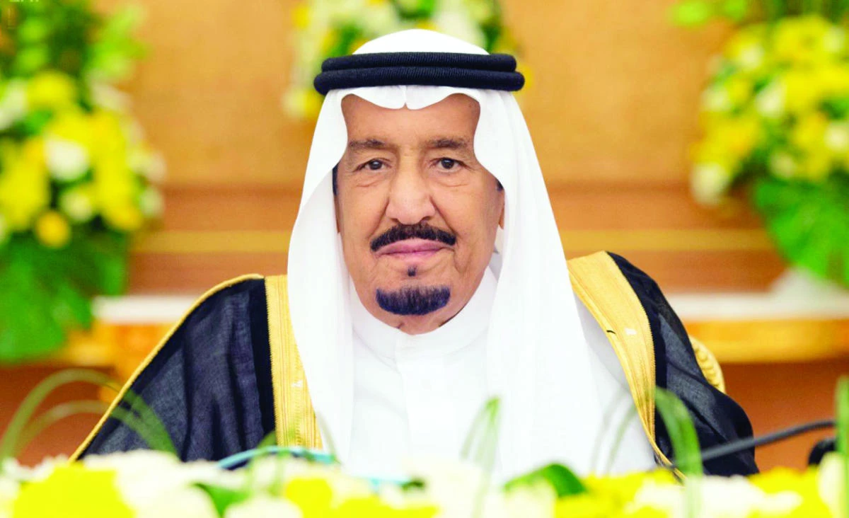 King Salman chairs the Cabinet meeting in Jeddah on Monday. (SPA)