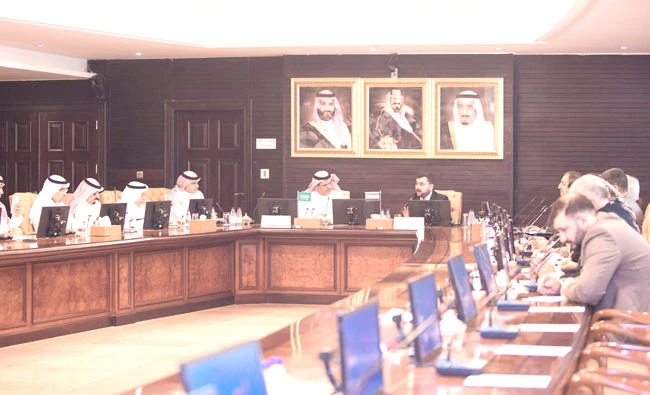 Iraqi Agriculture Minister Falah Al-Lahibi speaking at a meeting with Saudi businessmen in Riyadh on Wednesday. To his right is Sami Al-Obaidi, vice chairman of the Council
of Saudi Chambers. (AN photo)