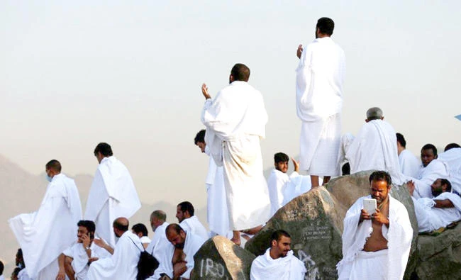 Muslim pilgrims join one of the Hajj rituals on Mount Arafat near the Grand Mosque in Makkah. (File photo: Reuters)