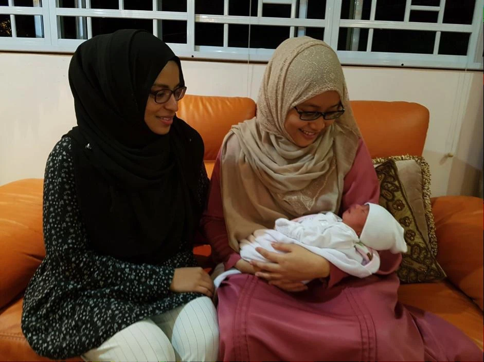 The baby’s place of birth was later recorded as the Ayer Rajah Expressway.
