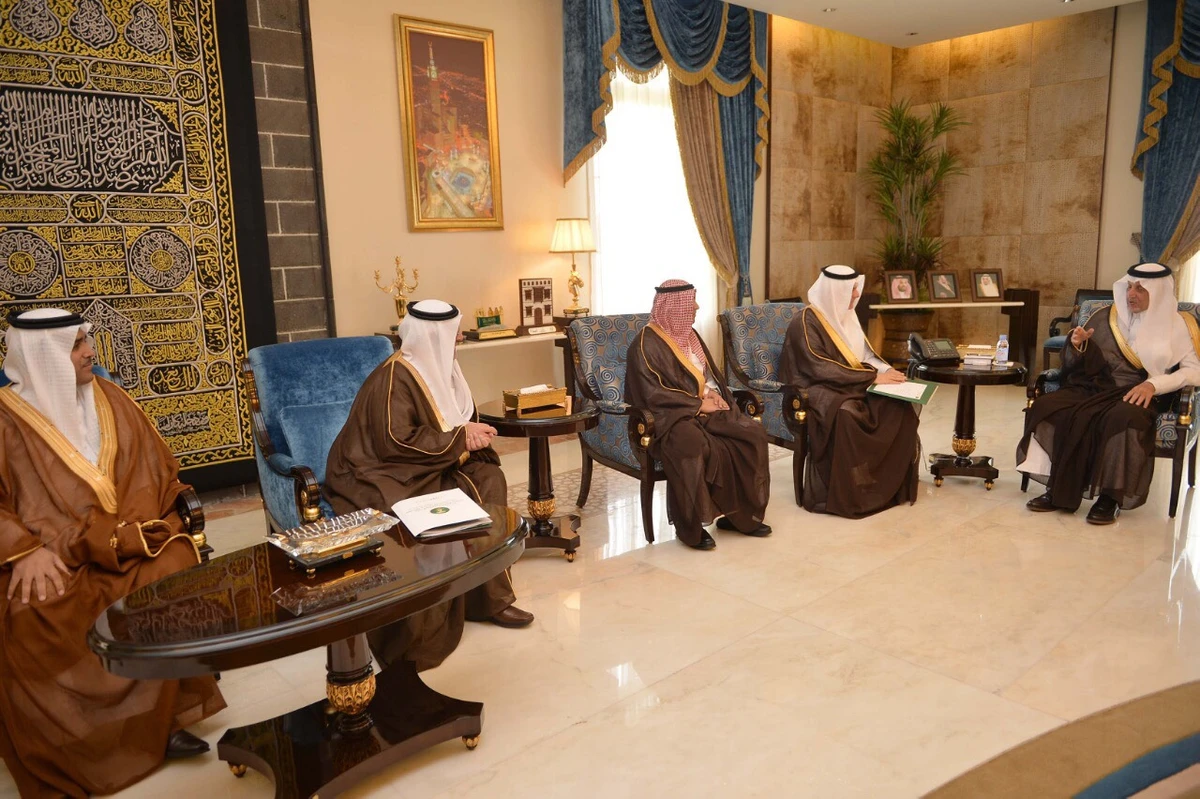 Makkah governor reviews ministry water plans for Hajj season