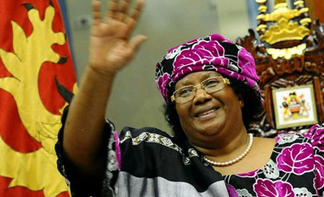 Joyce Banda acknowledges well-wishers during her inauguration as Malawi’s president AFP