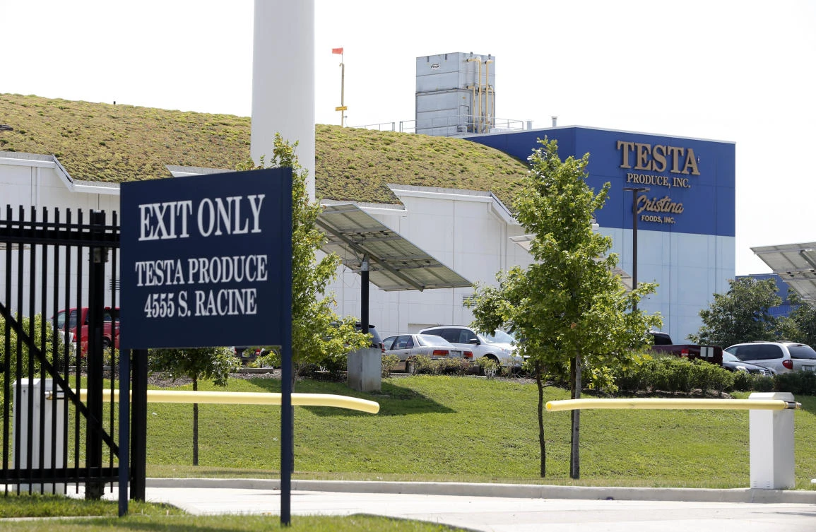 ADVANCE FOR WEDNESDAY, AUG 2, 2107 AND THEREAFTER- In this photo taken July 20, 2017, the Testa Produce Inc. plant on the South Side of Chicago. Older people are dying on the job at a higher rate than workers overall, even as the rate of workplace fatalities decreases, according to an Associated Press analysis of federal statistics. In 2015, about 35 percent of the fatal workplace accidents involved a worker 55 and older, or 1,681 of the 4,836 fatalities reported nationally. William White, 56, was one of them. White fell 25 feet while working at Testa Produce Inc. on Chicago’s South Side. He later died of his injuries. (AP)
