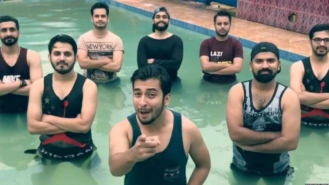 Group Karachi Vynz wrote an Urdu version of the Marathi-language song “Sonu.”
