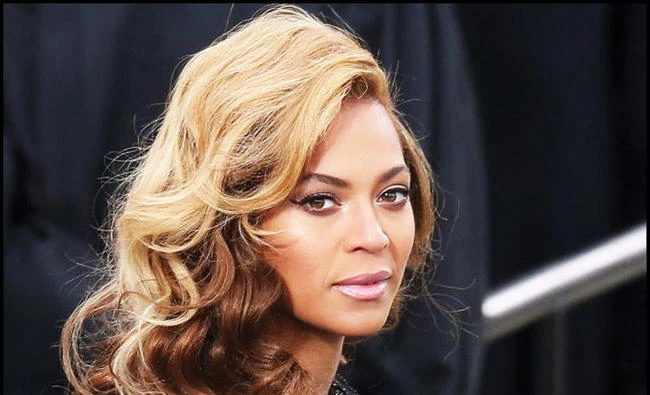 Aussie lawn bowlers channel Beyonce to save green